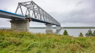 Губернатор Александр Усс оценил ход строительства Высокогорского моста