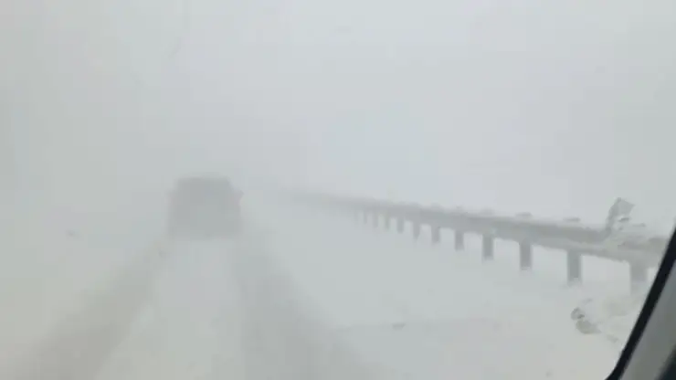 В Красноярском крае на дорогах наблюдается непростая ситуация из-за погодных условий