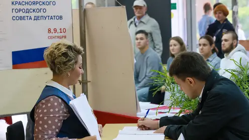 Руководитель Красноярского Михаил Котюков проголосовал на выборах