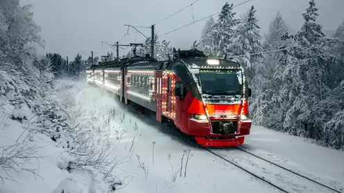 Светящийся новогодний электропоезд Красноярской железной дороги отправился в первый рейс из Красноярска в Дивногорск