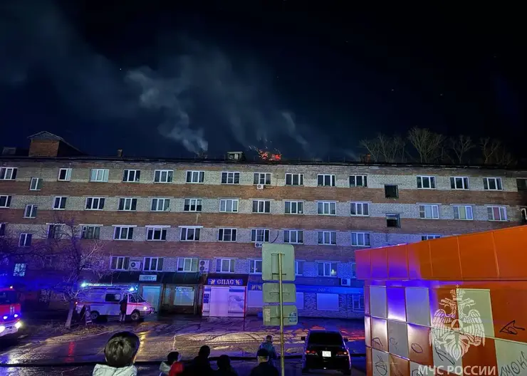 Под Иркутском загорелась пятиэтажка. Есть погибший