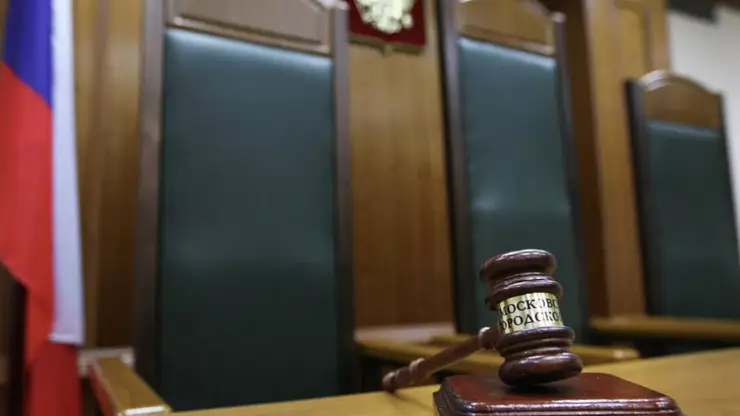 Красноярский телеведущий Максим Гуревич на суде частично признал свою вину в мошенничестве