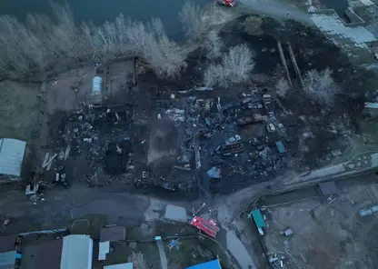 Крупный пожар уничтожил несколько домов в Песчанке под Красноярском