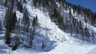 Красноярские железнодорожники произвели искусственный спуск лавин в горах Кузнецкого Алатау