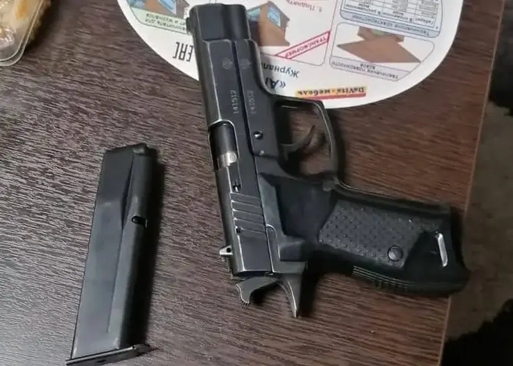 В Красноярске сотрудник кафе выстрелил в посетителя из травматического пистолета