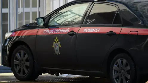 Извращенец домогался до 12-летней школьницы в лифте одного из домов Красноярска