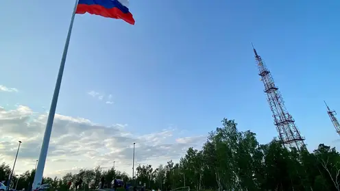 Около трех миллионов рублей потратят на обслуживание красноярского флагштока на Николаевской сопке