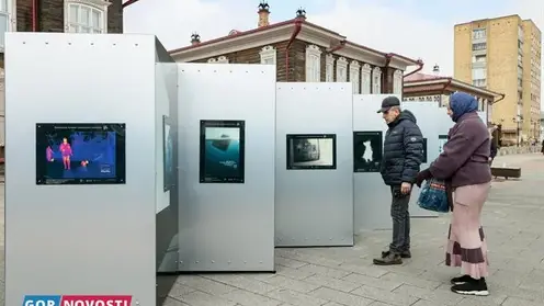 В Историческом квартале Красноярска открылась бесплатная выставка под открытым небом